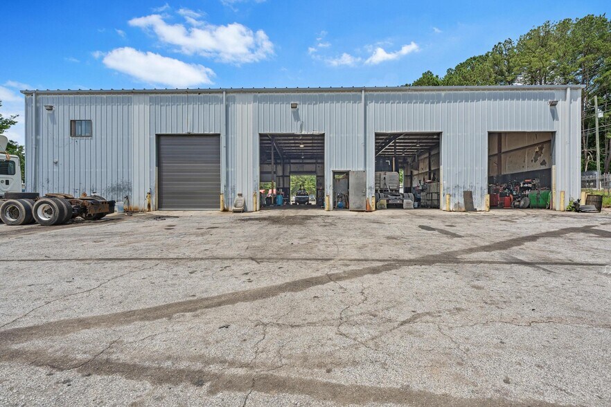 Primary Photo Of 6525 Marbut Rd, Lithonia Warehouse For Lease