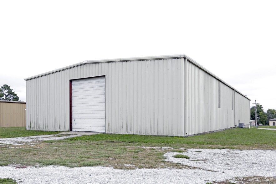 More Photos Of 1116 Wagon Wheel Rd, Springdale Industrial For Lease