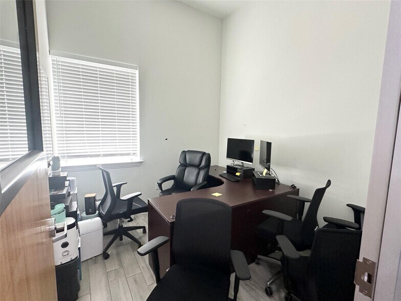 More Photos Of 4116 W Spring Creek Pky, Plano Medical For Sale