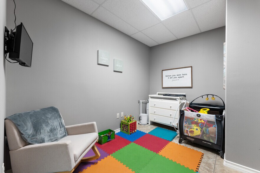 More Photos Of 1259 N Stuart Place Rd, Harlingen Office For Sale