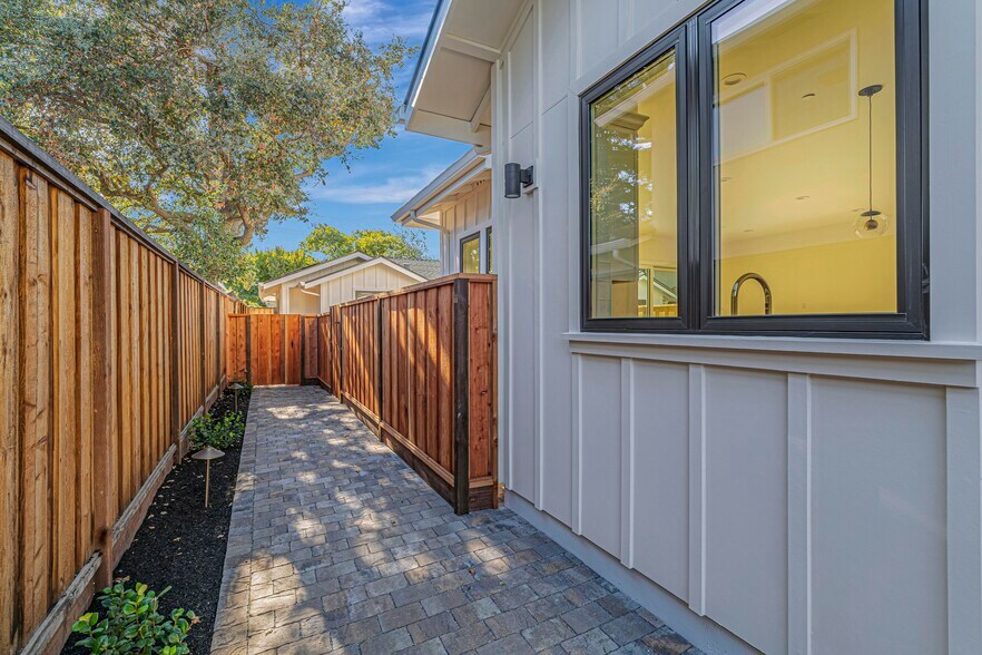 More Photos Of 1460 Kentfield Ave, Redwood City Multifamily For Sale