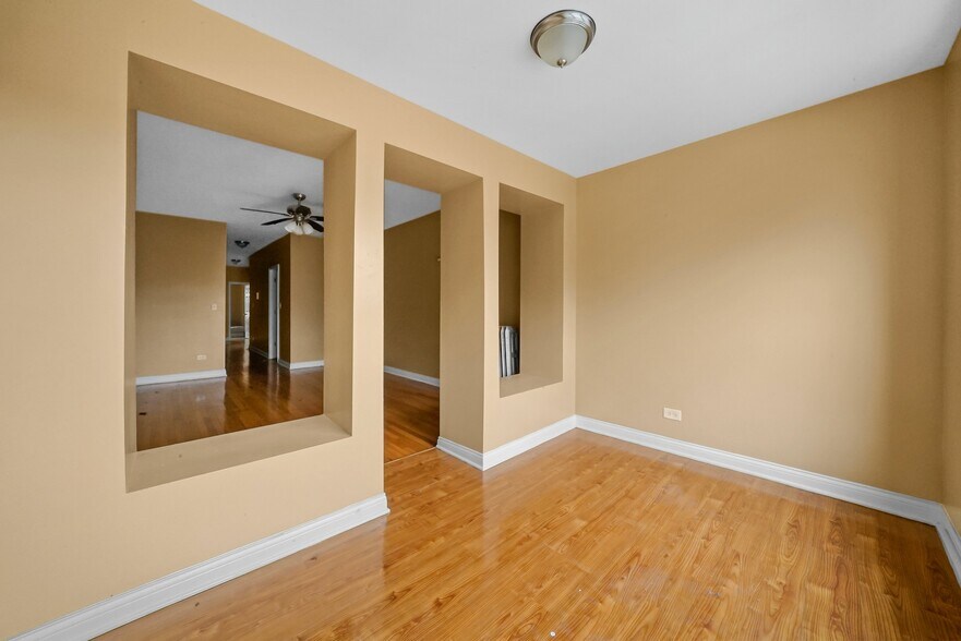 More Photos Of 7220 S Yates Blvd, Chicago Apartments For Sale