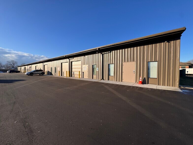 More Photos Of 5821 Femrite Dr, Madison Warehouse For Lease