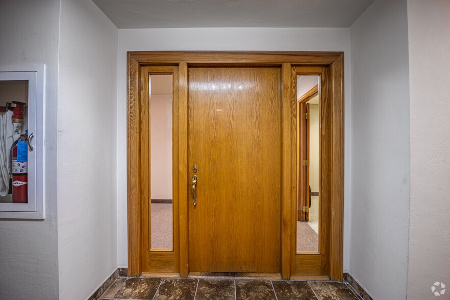 More Photos Of 816 5th Ave, Pittsburgh Office For Sale