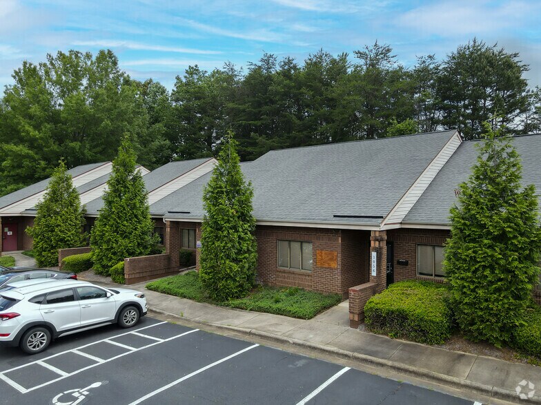 More Photos Of 1038 X Ray Dr, Gastonia Medical For Lease