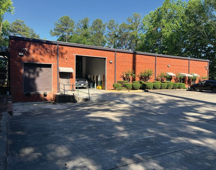 More Photos Of 1800 MacArthur Blvd NW, Atlanta Warehouse For Lease