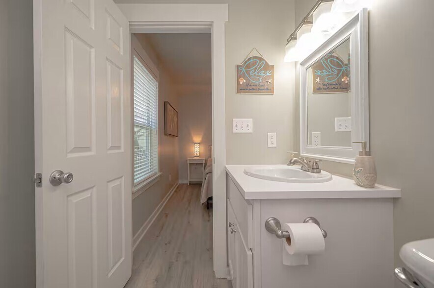 More Photos Of 5481 Highway 35 N, Rockport Specialty For Sale