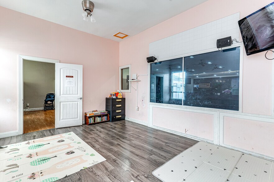 More Photos Of 600 S Towne Ave, Pomona Religious Facility For Sale