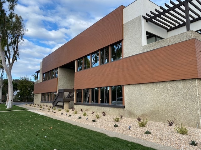 More Photos Of 330 N Wood Rd, Camarillo Warehouse For Lease