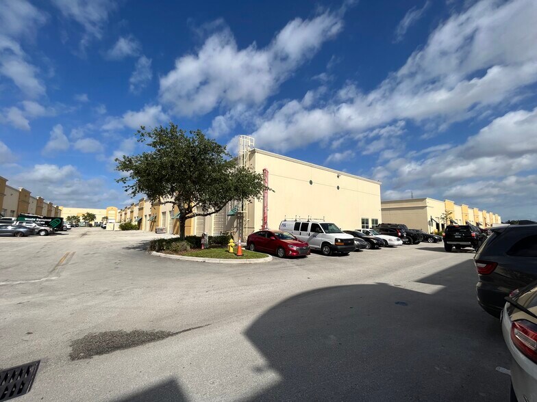 More Photos Of 10388 State Road 84, Davie Warehouse For Lease
