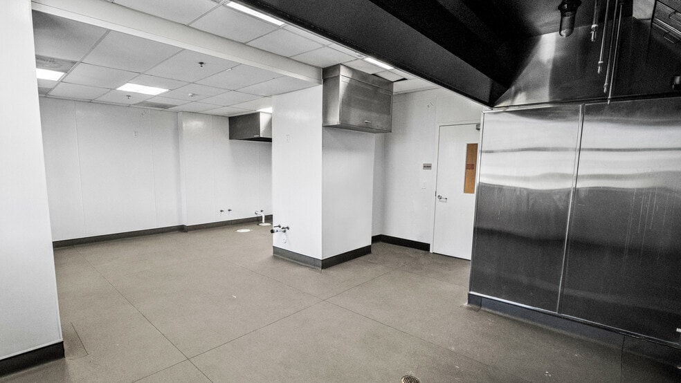 More Photos Of 456 Elm Ave, Long Beach Restaurant For Lease