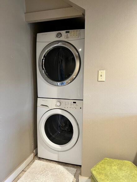 More Photos Of 306 N Austin St, Comanche Office For Sale