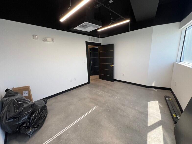 More Photos Of 2800 Biscayne Blvd, Miami Office For Lease