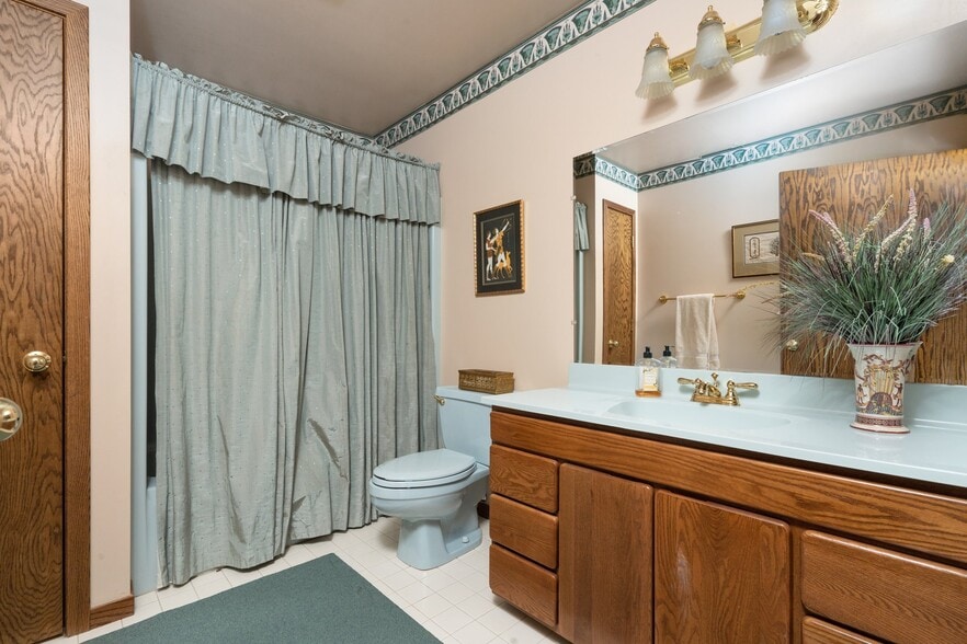 More Photos Of 10343 E Hilltop Rd, Suttons Bay Winery Vineyard For Sale