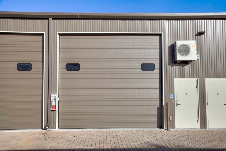 More Photos Of 560-580 Ames St, Lakewood Self Storage For Sale