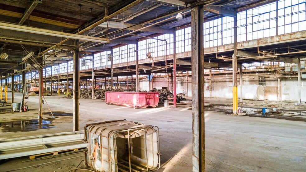 More Photos Of 1 Anna St, East Liverpool Unknown For Lease