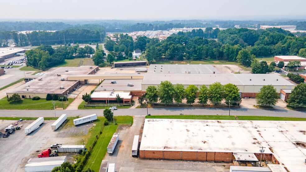 More Photos Of 315 Kettering Rd, High Point Manufacturing For Lease