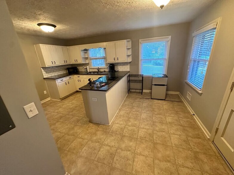 More Photos Of 1059 Buford Hwy, Sugar Hill Coworking Space