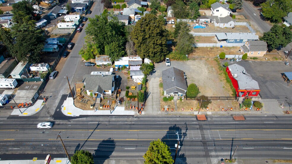 More Photos Of 8137 SE Henderson Ave, Portland Freestanding For Sale