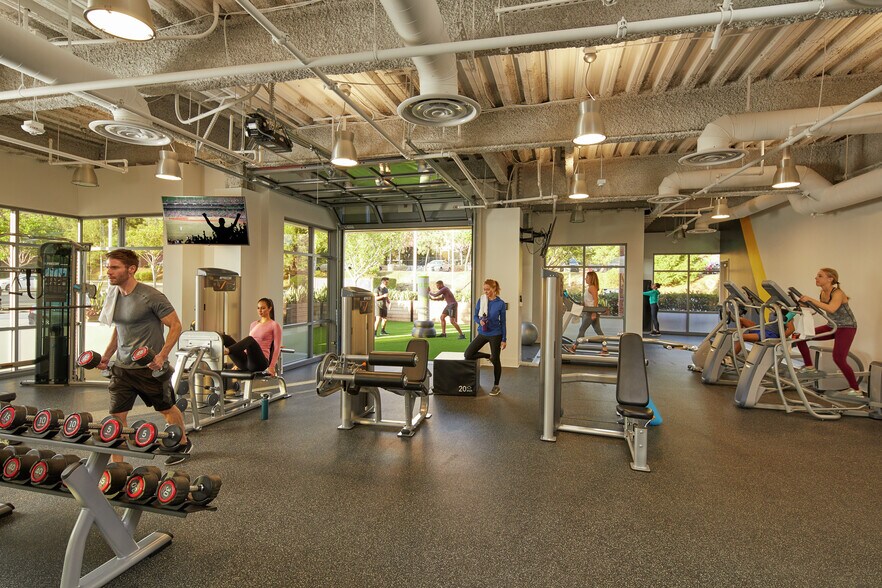 More Photos Of 12544 High Bluff Dr, San Diego Coworking Space