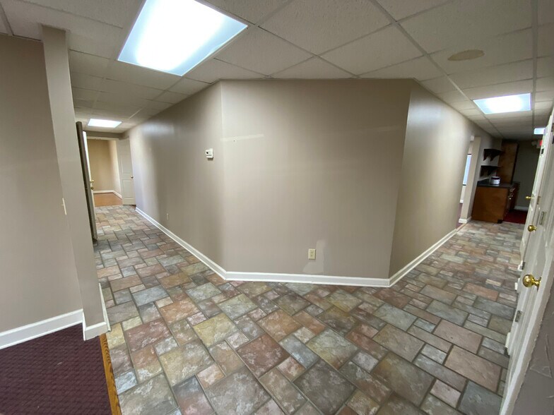 More Photos Of 2007 Old Montgomery Hwy, Birmingham Warehouse For Lease