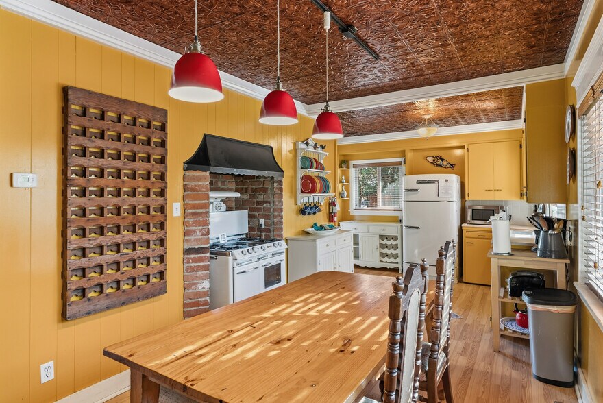 More Photos Of 5186 Gravenstein Hwy S, Sebastopol Restaurant For Sale