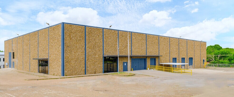 Primary Photo Of 3900 Benbrook Blvd, Fort Worth Warehouse For Sale