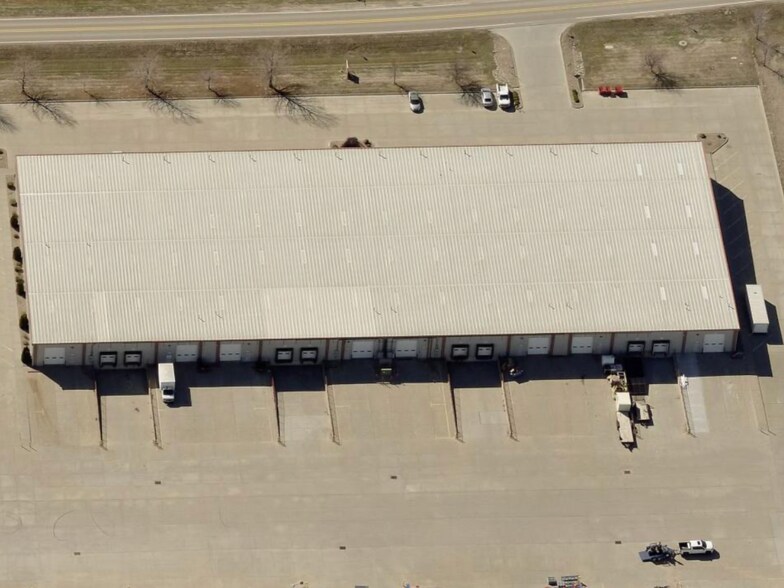 More Photos Of 3010 E 39th St, Kearney Warehouse For Sale