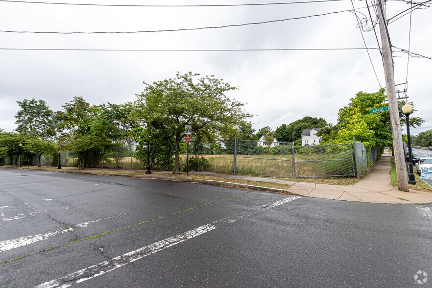 More Photos Of 222 Canal St, New Haven Apartments For Lease