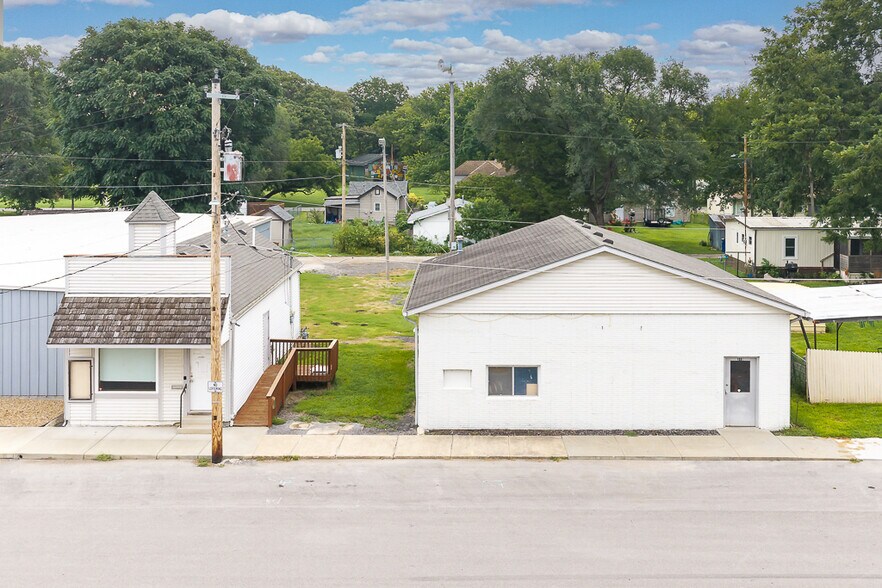 More Photos Of 306 Main St, Linwood Flex For Sale