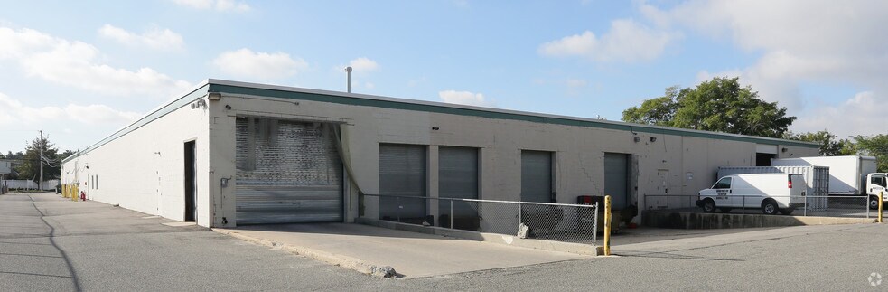 More Photos Of 290 Duffy Ave, Hicksville Light Manufacturing For Lease