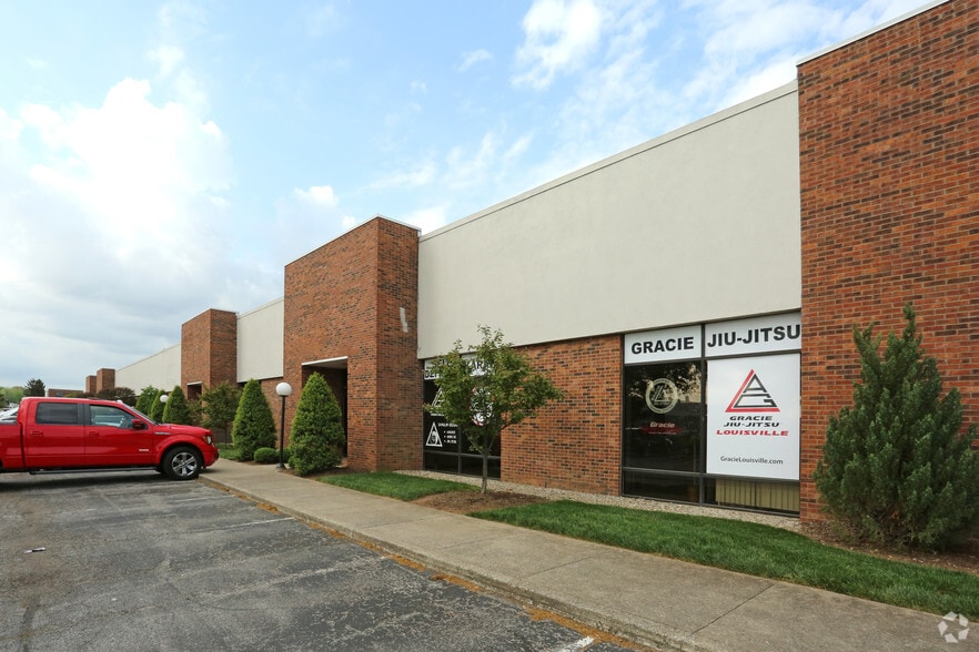 More Photos Of 3600 Chamberlain Ln, Louisville Light Manufacturing For Lease