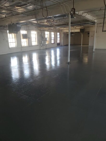 More Photos Of 1249-1271 39th St, Brooklyn Warehouse For Lease