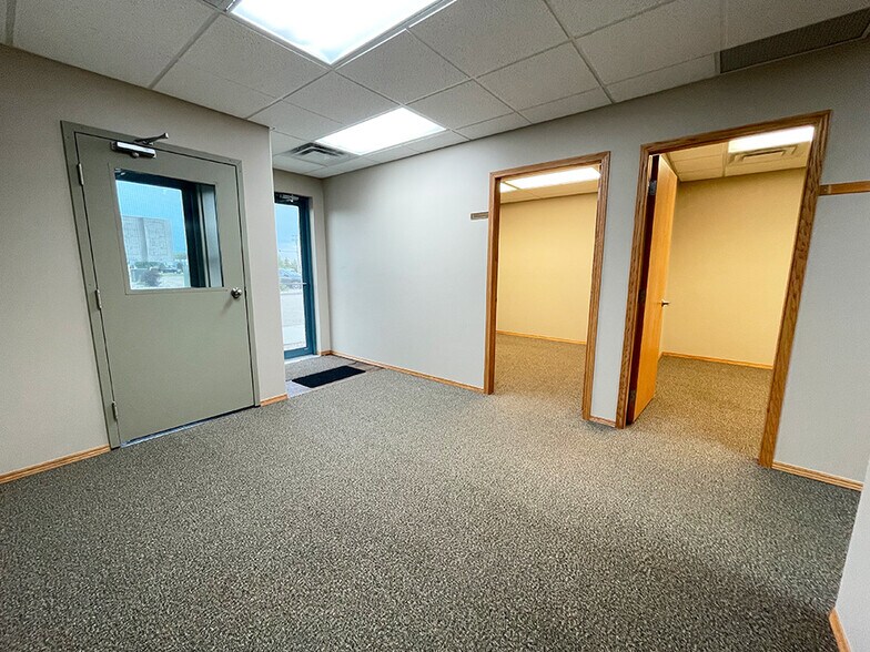 More Photos Of 7471 Edgar Industrial Bnd, Red Deer Warehouse For Lease
