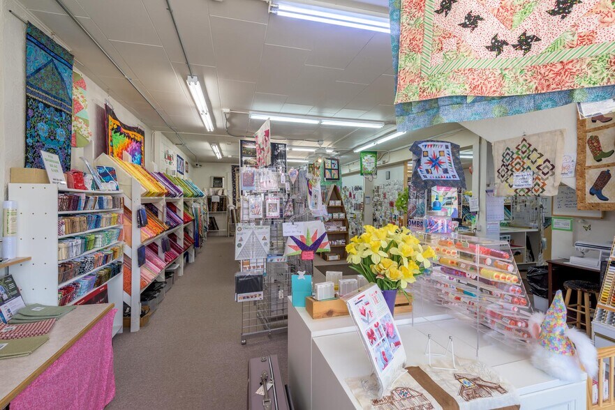 More Photos Of 21 E Pine, Pinedale General Retail For Sale