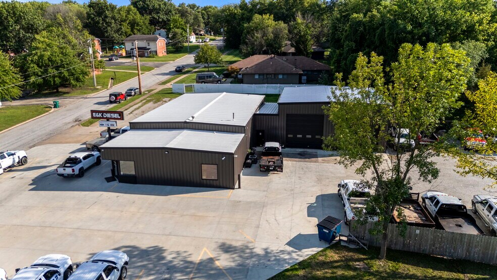 More Photos Of 404 N East St, Paola Auto Repair For Sale