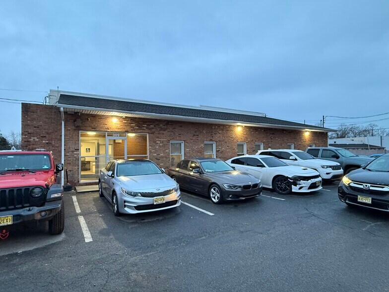 More Photos Of 309 Salina Rd, Sewell Light Distribution For Lease