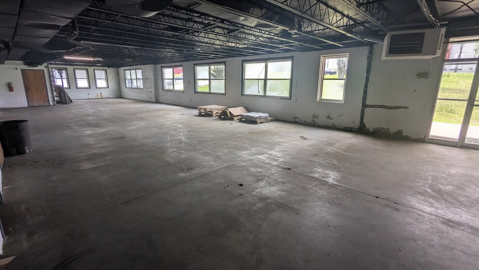 More Photos Of 7820 Reading Rd, Cincinnati Warehouse For Lease