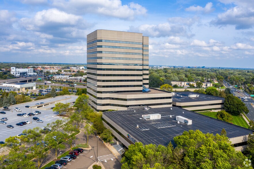 More Photos Of 1650 82nd St W, Bloomington Office For Lease