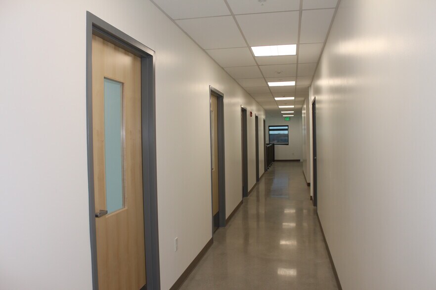 More Photos Of 3070 W Directors Row, Salt Lake City Manufacturing For Lease