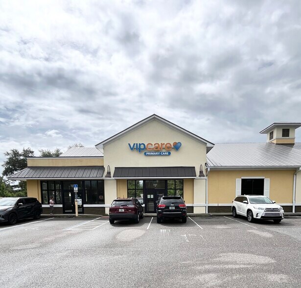 More Photos Of 727 Sebastian Blvd, Sebastian Storefront Retail Office For Lease