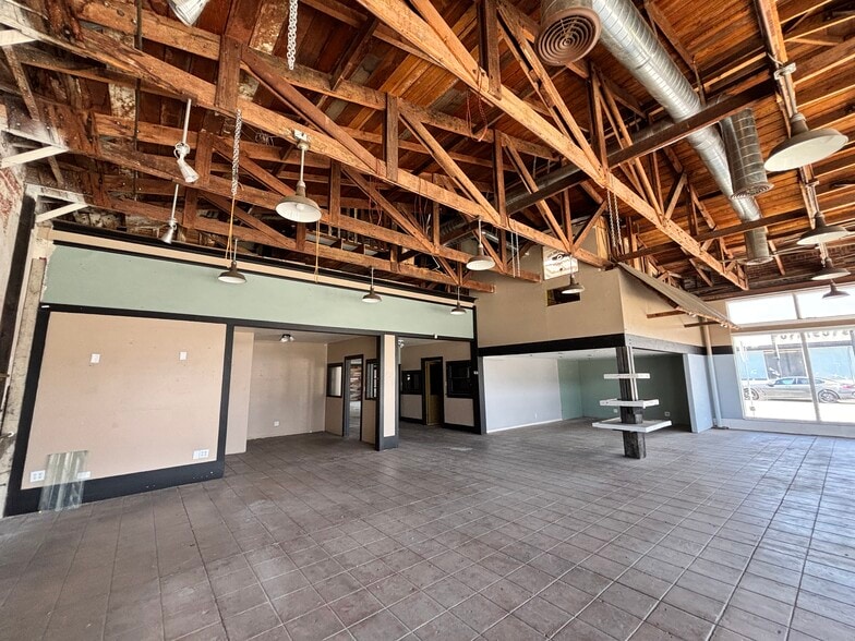 More Photos Of 401 W Chapman Ave, Orange General Retail For Sale