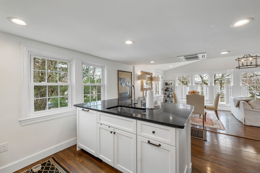 More Photos Of 205 Chelmsford St, Chelmsford Office Residential For Sale