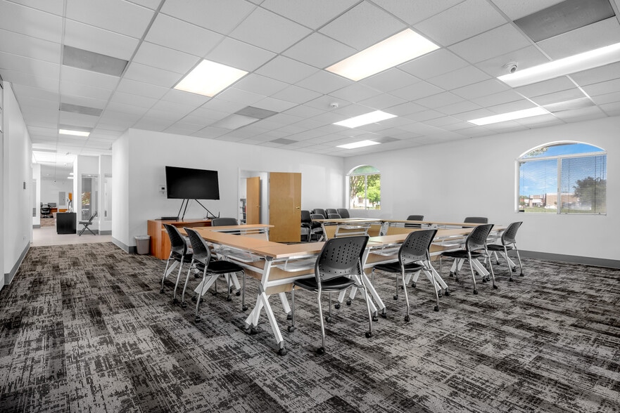 More Photos Of 8109 Laguna Blvd, Elk Grove Medical For Sale