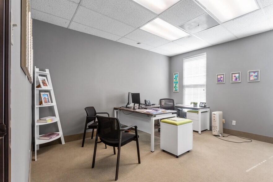 More Photos Of 17734 Preston Rd, Dallas Office For Sale