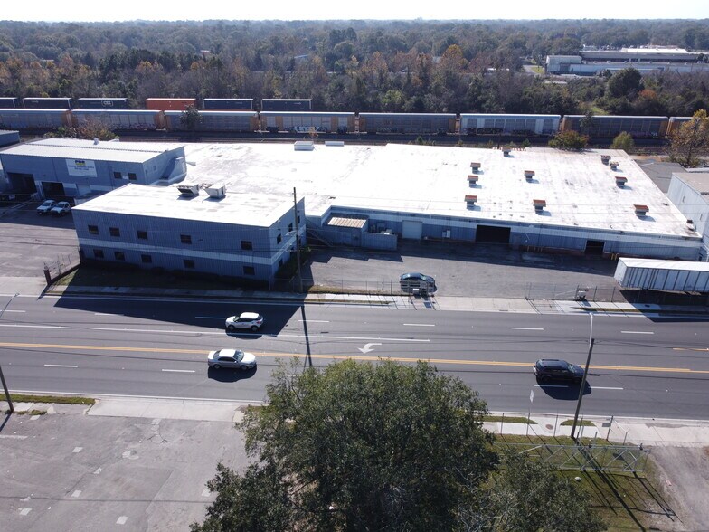 More Photos Of 2910 W Beaver St, Jacksonville Light Distribution For Lease