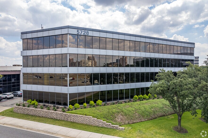 Primary Photo Of 5728 Lyndon B Johnson Fwy, Dallas Office For Lease