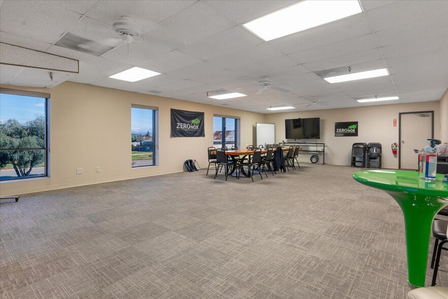 More Photos Of 1343 S Main St, Porterville Warehouse For Sale