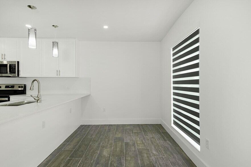 More Photos Of 10370 SW 24th St, Miami Apartments For Sale