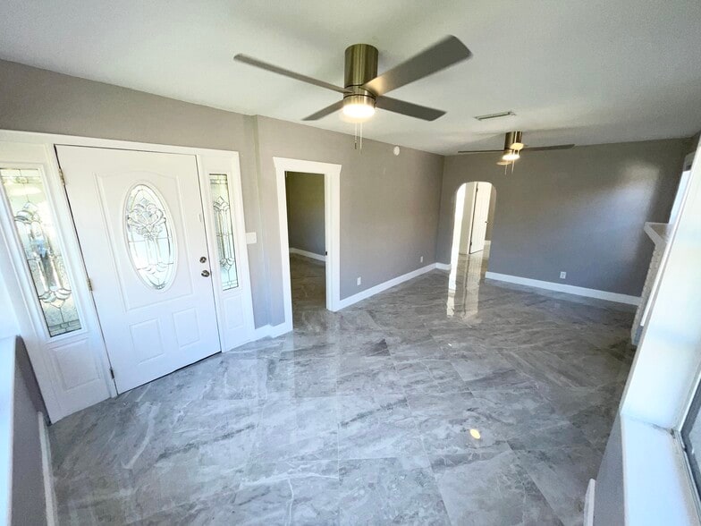 More Photos Of , Saint Petersburg Multifamily For Sale